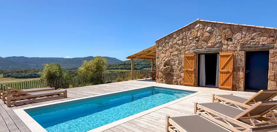 Bergerie avec piscine en corse du Sud