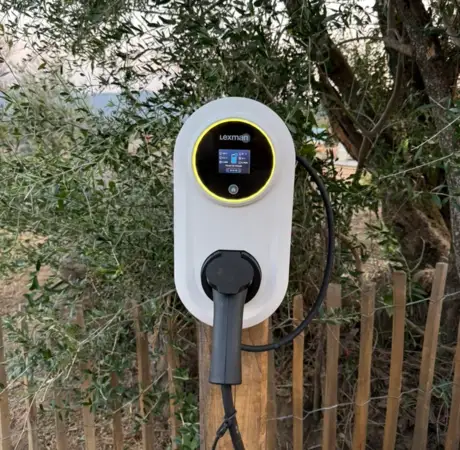 Borne de recharge pour voiture électrique à Bella Sotta